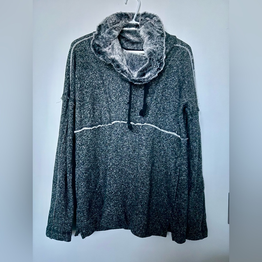 Maurices grey long sleeve lined, fur collar - size M